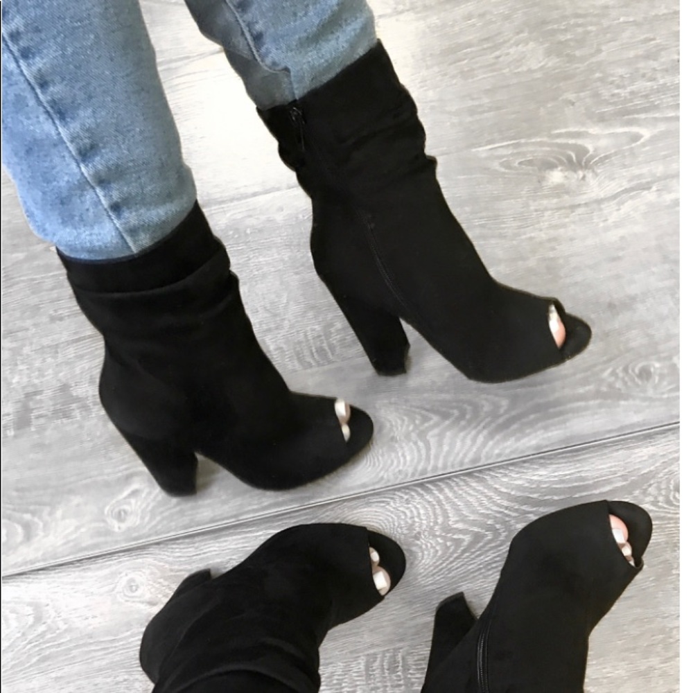 Laura’s boutique sage Booties
